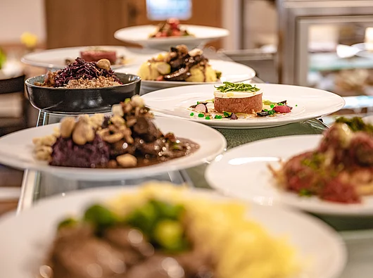 Gasthaus Sonne ohne Menschen Gerichte Essen
