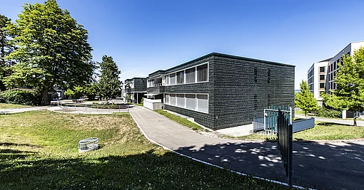 Gebäude Haus C von hinten