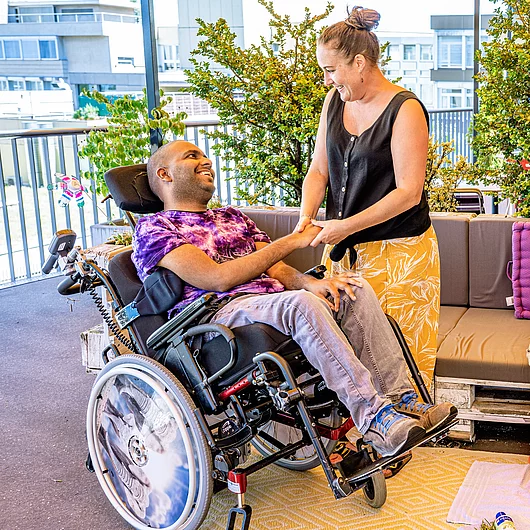 Corporate Menschen Raum Terrasse Wellness Angebot