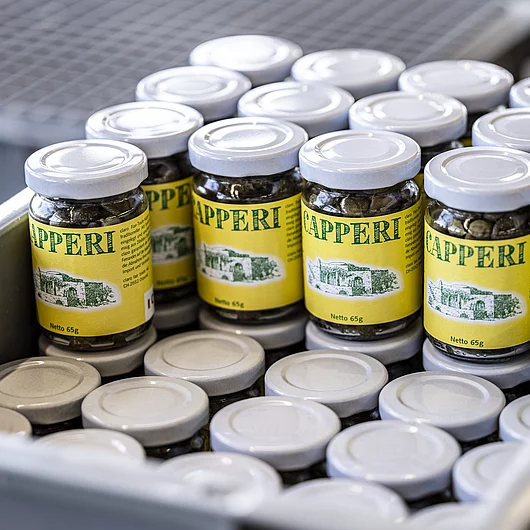 Versand Verpackung Ettiketieren von Kapern