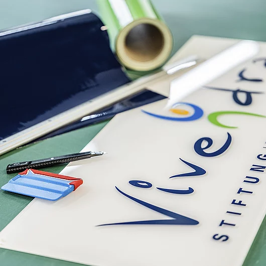 Gravuren Buttons ohne Menschen Beschriftungen