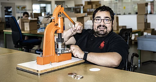 Gravuren Buttons Buttonmontage